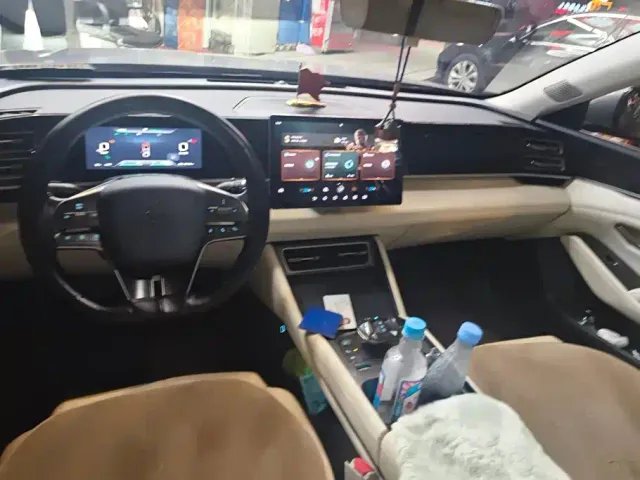 BYD Qin L — Фото автомобиля 12
