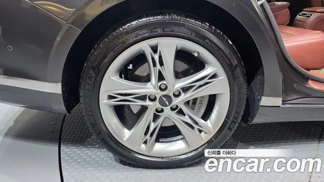 Genesis G90 Бензин 3.5 турбо AWD — Фото автомобиля 5
