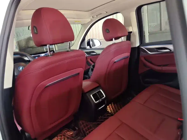 BMW iX3 — Фото автомобиля 22
