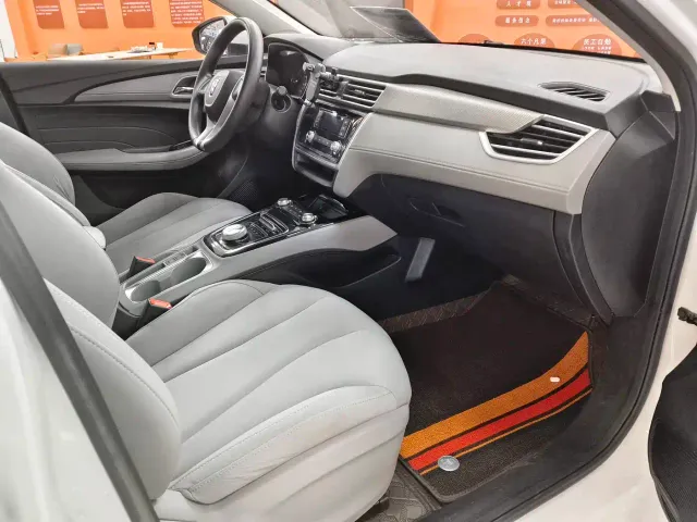 Roewe Ei5 — Фото автомобиля 10