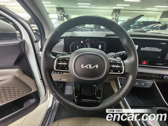 Kia Carnival Generation 4 — Фото автомобиля 3