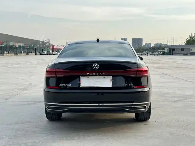 Volkswagen Passat — Фото автомобиля 6