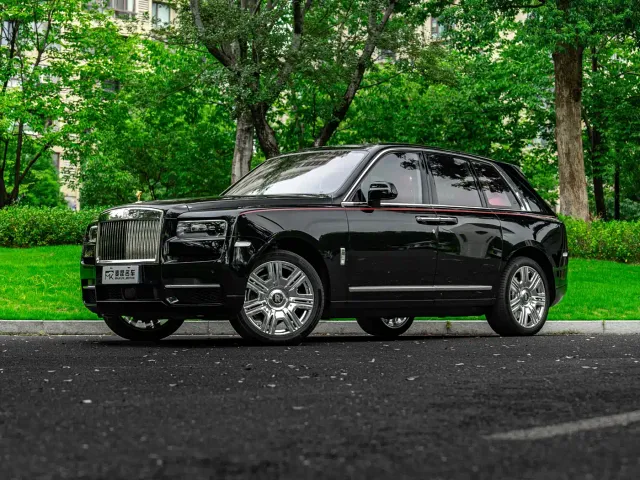 Фотография автомобиля — Rolls-Royce Cullinan
