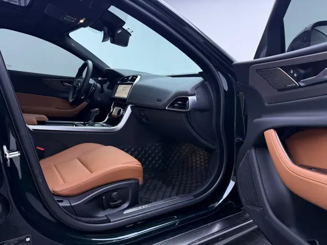 Jaguar XEL — Фото автомобиля 7