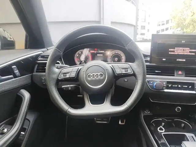 Audi A4L — Фото автомобиля 14