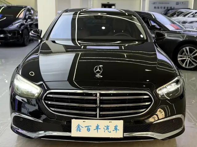 Mercedes-Benz E-Class — Фото автомобиля 2