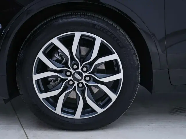 Cadillac XT5 — Фото автомобиля 8