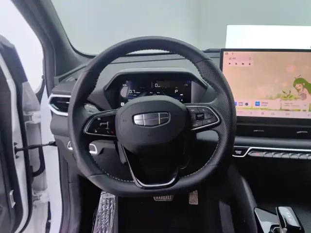 Geely Binyue — Фото автомобиля 15