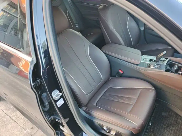 BMW 5 Series — Фото автомобиля 24