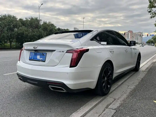 Cadillac CT5 — Фото автомобиля 9