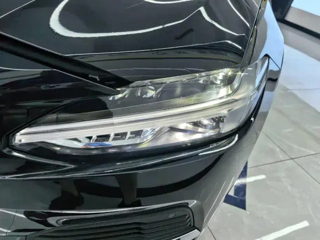 Volvo S90 — Фото автомобиля 5