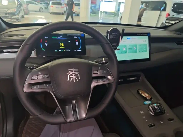 BYD Qin PLUS — Фото автомобиля 9