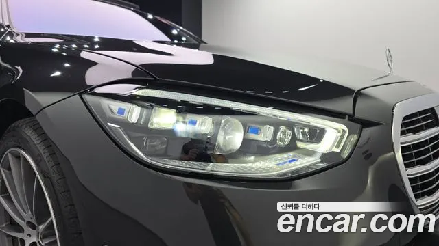 Mercedes-Benz S-Class — Фото автомобиля 22