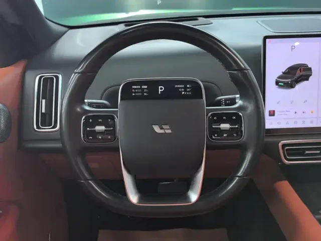 Li Auto L8 — Фото автомобиля 15