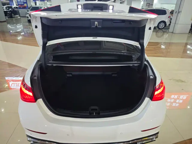 Mercedes-Benz C-Class — Фото автомобиля 11