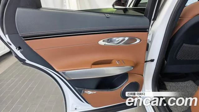 Genesis GV70 — Фото автомобиля 14