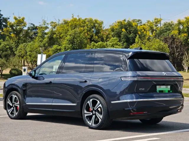 Nio ES8 — Фото автомобиля 6