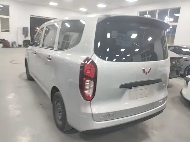 Wuling Hongguang — Фото автомобиля 4
