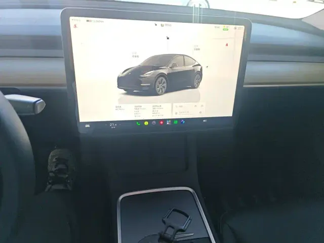 Tesla Model Y — Фото автомобиля 5