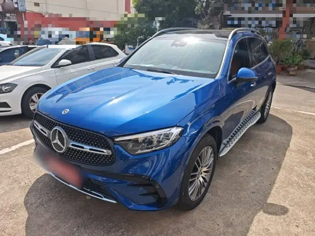 Фотография автомобиля — Mercedes-Benz GLC-Class