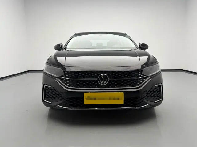 Volkswagen Passat — Фото автомобиля 2