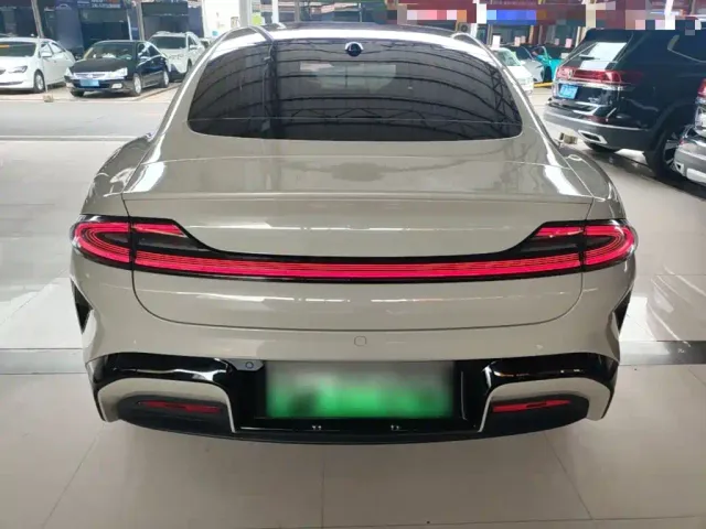 Xiaomi SU7 — Фото автомобиля 5