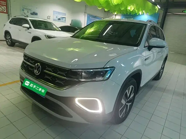 Фотография автомобиля — Volkswagen Tayron