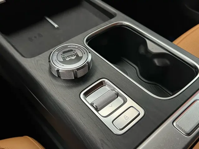 iCAR V27 — Фото автомобиля 16