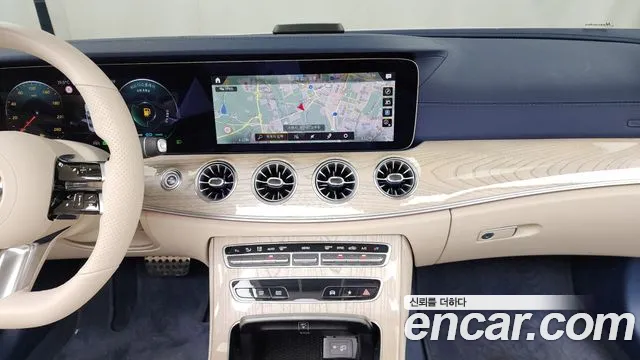Mercedes-Benz E-Class — Фото автомобиля 14