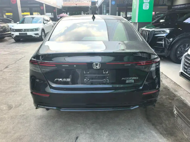 Honda Accord — Фото автомобиля 8