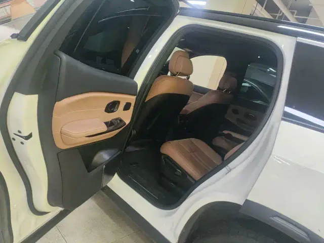 Nio ES8 — Фото автомобиля 5