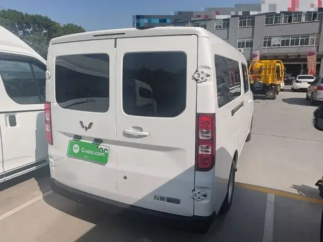 Wuling Yangguang — Фото автомобиля 6