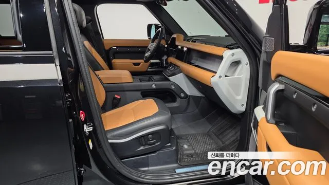 Land Rover Defender Defender (L663) 110 P300 X-Dynamic SE — Фото автомобиля 11