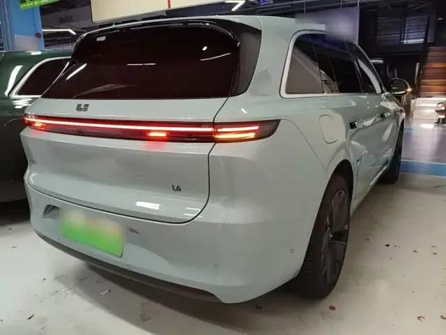 Li Auto L6 — Фото автомобиля 6