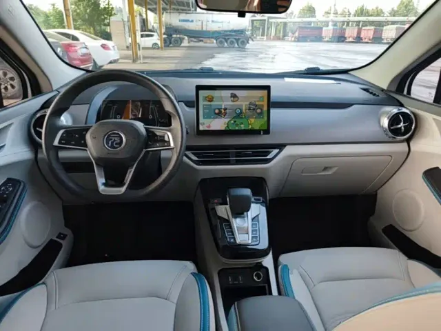 BYD Yuan Pro — Фото автомобиля 9