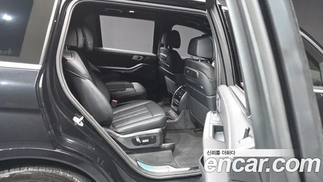 BMW X7 — Фото автомобиля 10