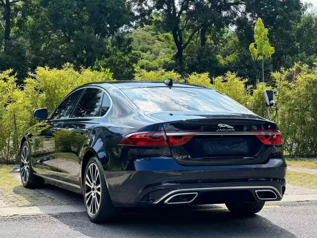 Jaguar XFL — Фото автомобиля 6