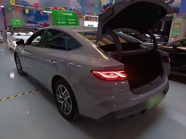 BYD Qin L — Фото автомобиля 4