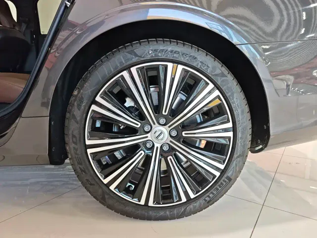 Volvo S90 — Фото автомобиля 14