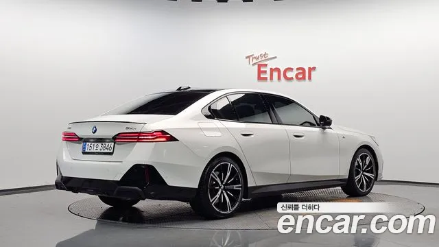 BMW 5-Series 5 серия (G60) 530i xDrive M Sport — Фото автомобиля 2