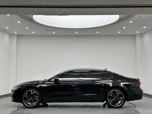 Audi A7L — Фото автомобиля 4