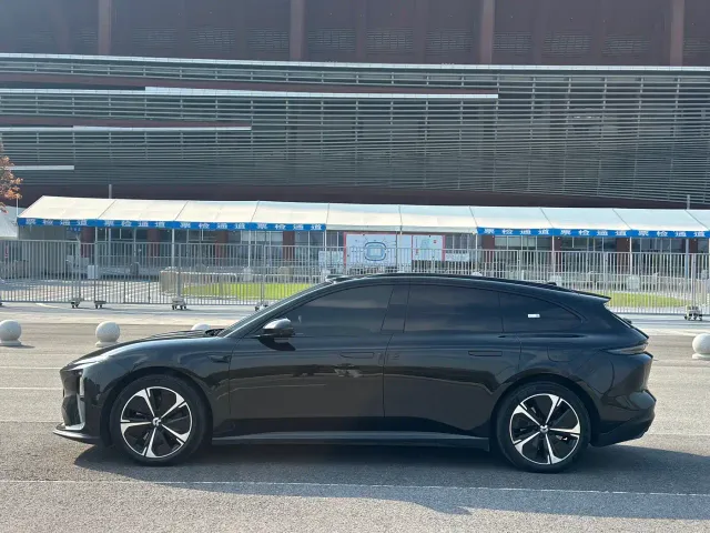 Nio ET5 Touring — Фото автомобиля 2