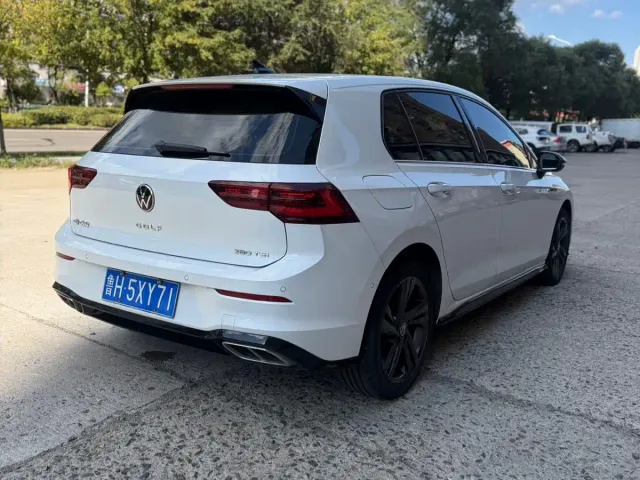 Volkswagen Golf — Фото автомобиля 6