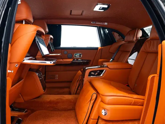 Rolls-Royce Phantom — Фото автомобиля 11