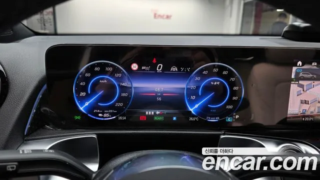 Mercedes-Benz EQB — Фото автомобиля 8