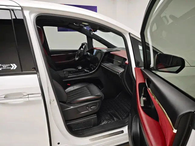 GAC Trumpchi M8 — Фото автомобиля 10