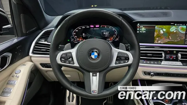 BMW X7 M50i 6 мест — Фото автомобиля 12