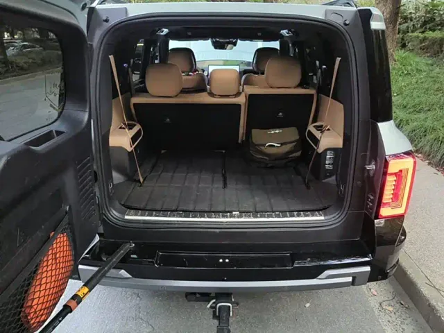 BYD FangChengBao Leopard 8 — Фото автомобиля 5