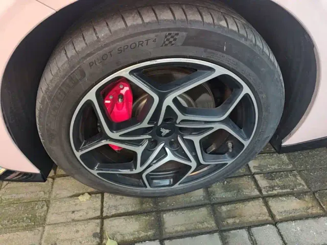 Hozon Neta GT — Фото автомобиля 22