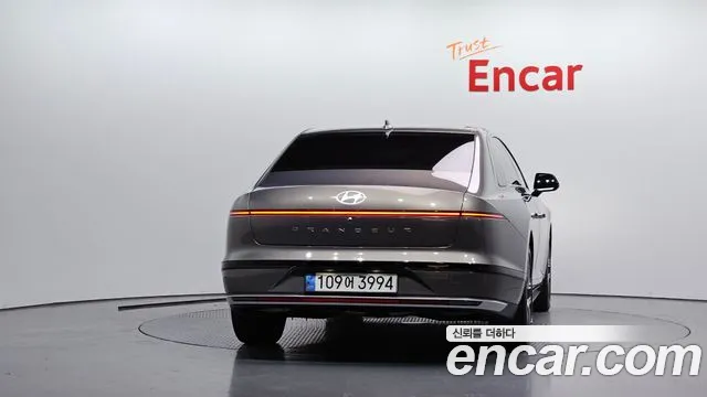 Hyundai Grandeur Grandeur (GN7) 2.5 Бензин 2WD — Фото автомобиля 4